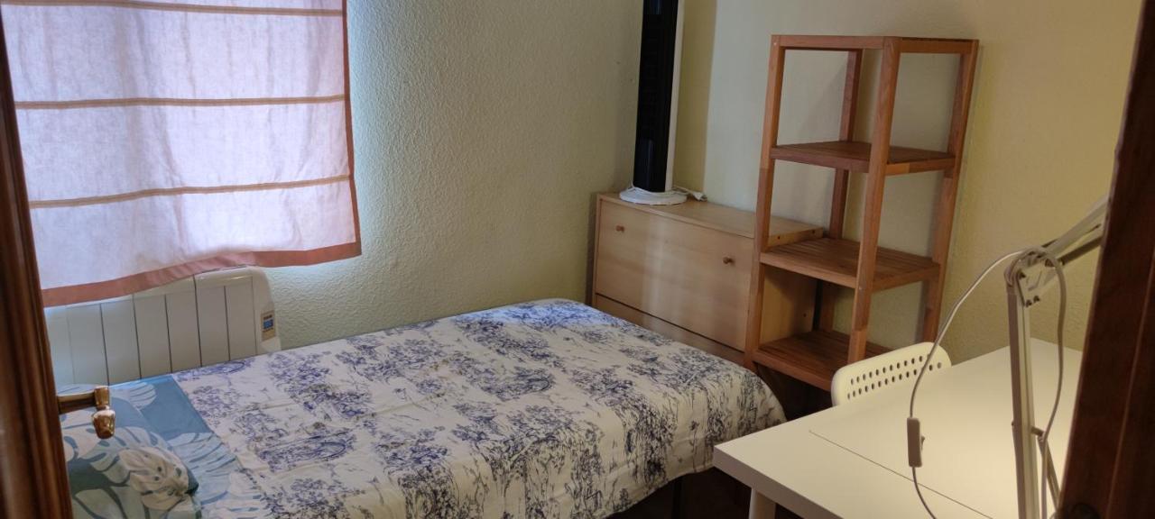 Habitacion Individual En Apartamento Centrico Madrid Eksteriør billede
